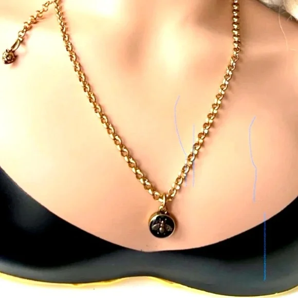 Gucci Gold and Black Bee Necklace and the leopard head also on necklace - Picture 8 of 11